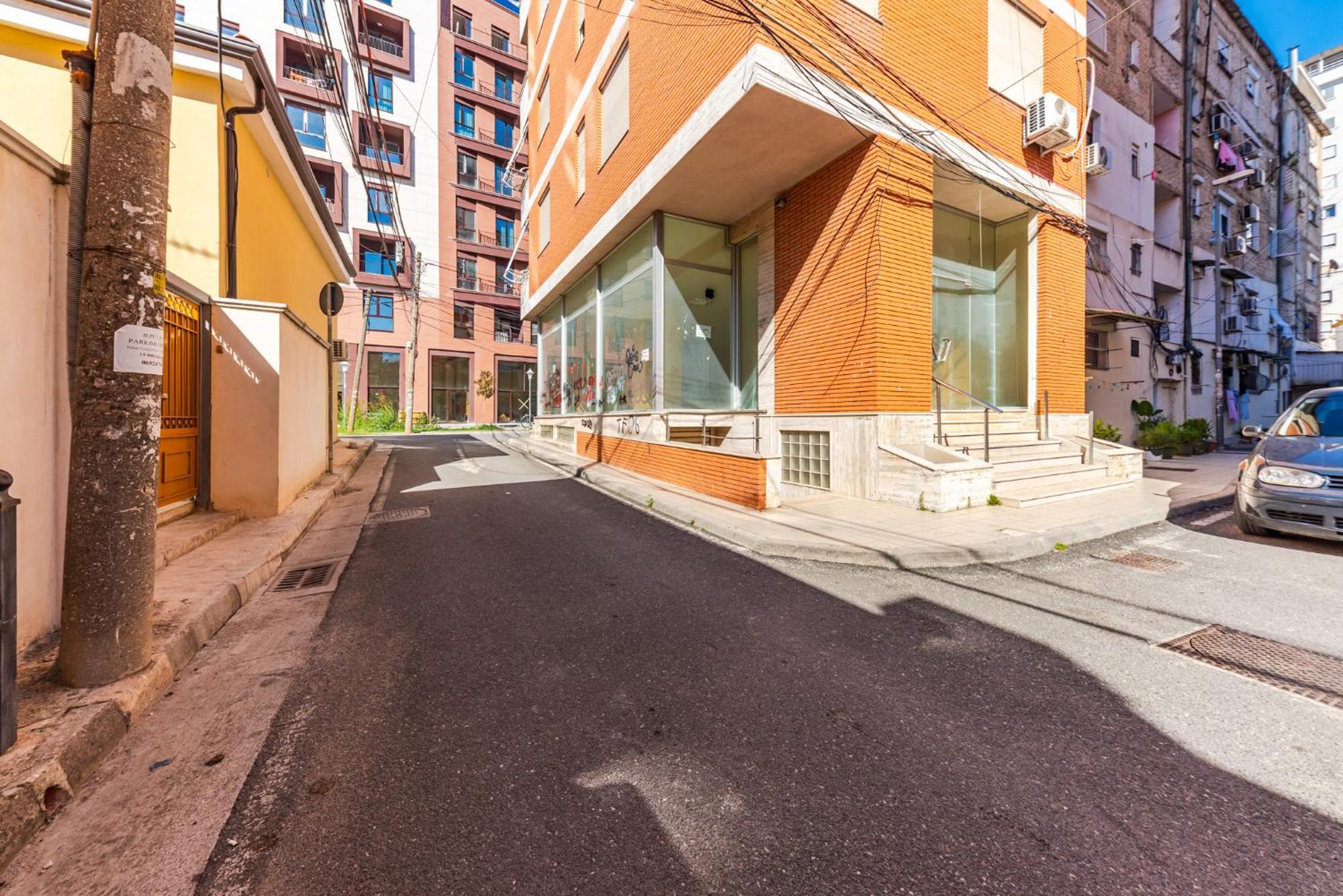 Noir Apartment By Kondo Stays Tirana Exterior foto