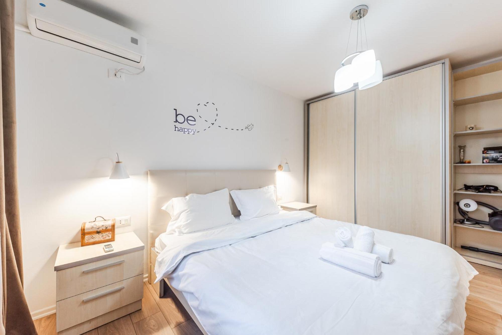 Noir Apartment By Kondo Stays Tirana Exterior foto